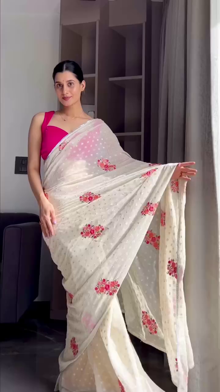 White Floral Printed Elegant Saree