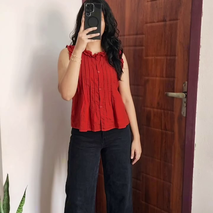 Red Gingham Crop Top with High-Waist Denim Look